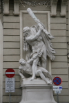 Wien: Skulpturen beim Michealertrakt