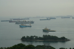 Sentosa: Wartende Schiffe vor dem Hafen