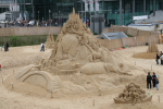 Berlin: Sandskulptur beim Lehrter Bahnhof