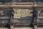  Dresden: Tafel beim Zwinger