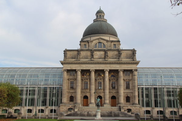  München: Bayerische Staatskanzlei