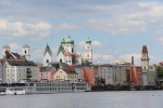  Passau: Altstadt von der Donau aus